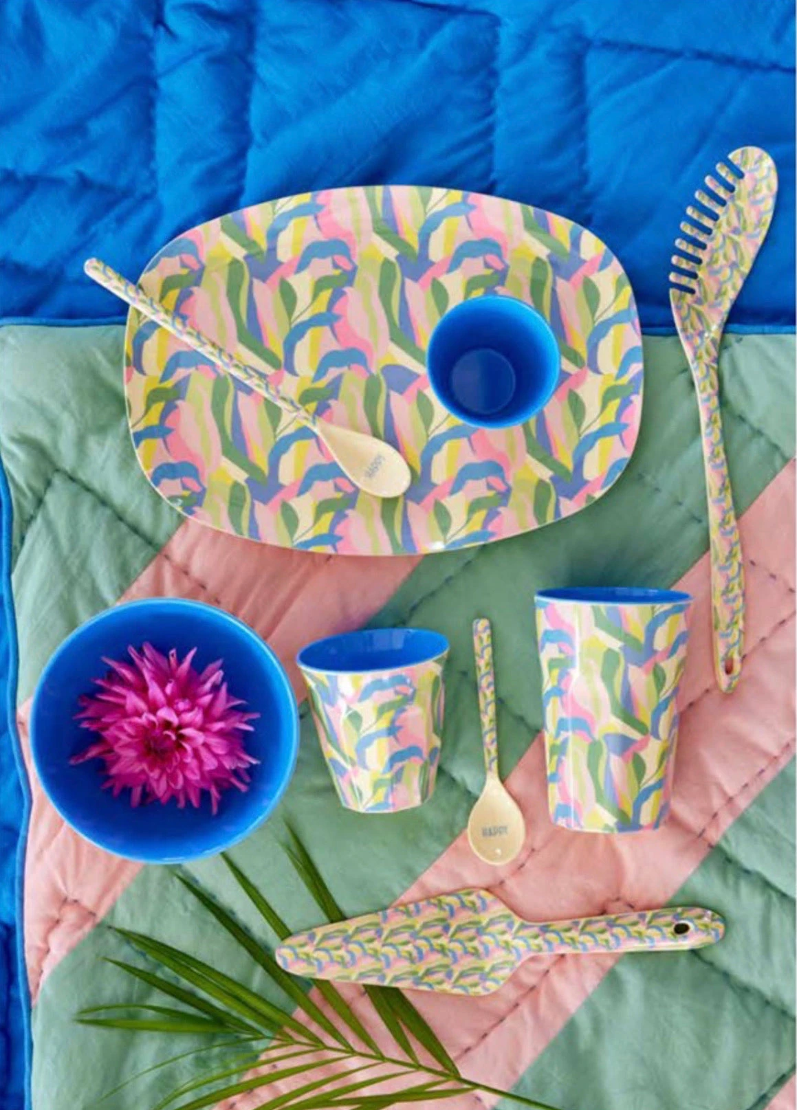 Medium Melamine Rectangular Plate - Blue - Jungle Fever Print(Medium Melamine Rectangular Plate Blue Jungle Fever Print) 3 Medium Melamine Rectangular Plate - Blue - Jungle Fever Print(Medium Melamine Rectangular Plate Blue Jungle Fever Print) - Image 3